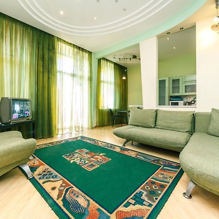 Luxcenterapartment Киев Екстериор снимка